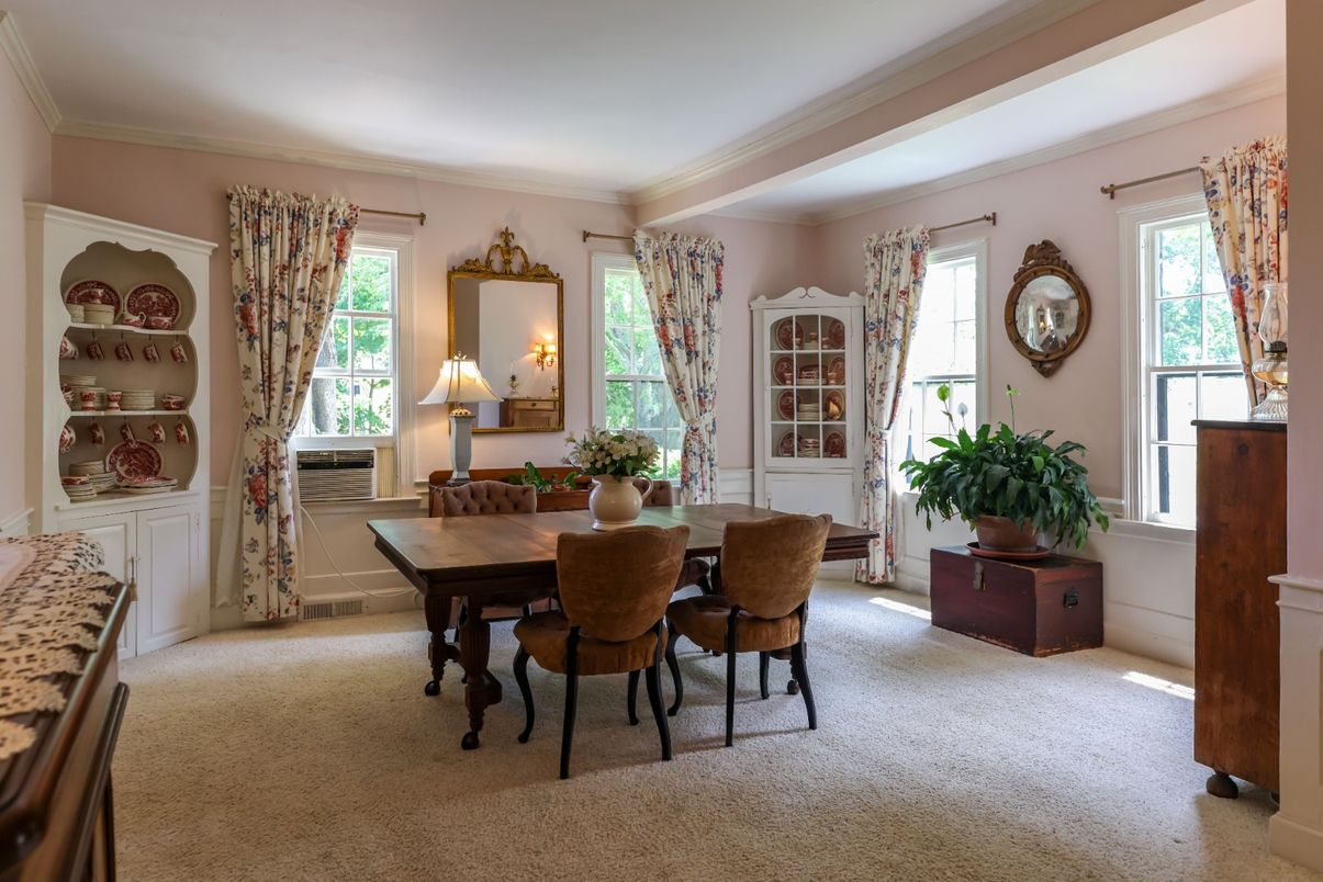 Dining room, Interior