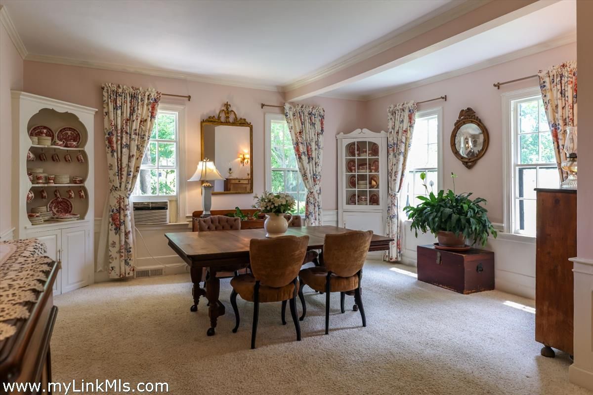 Dining room, Interior