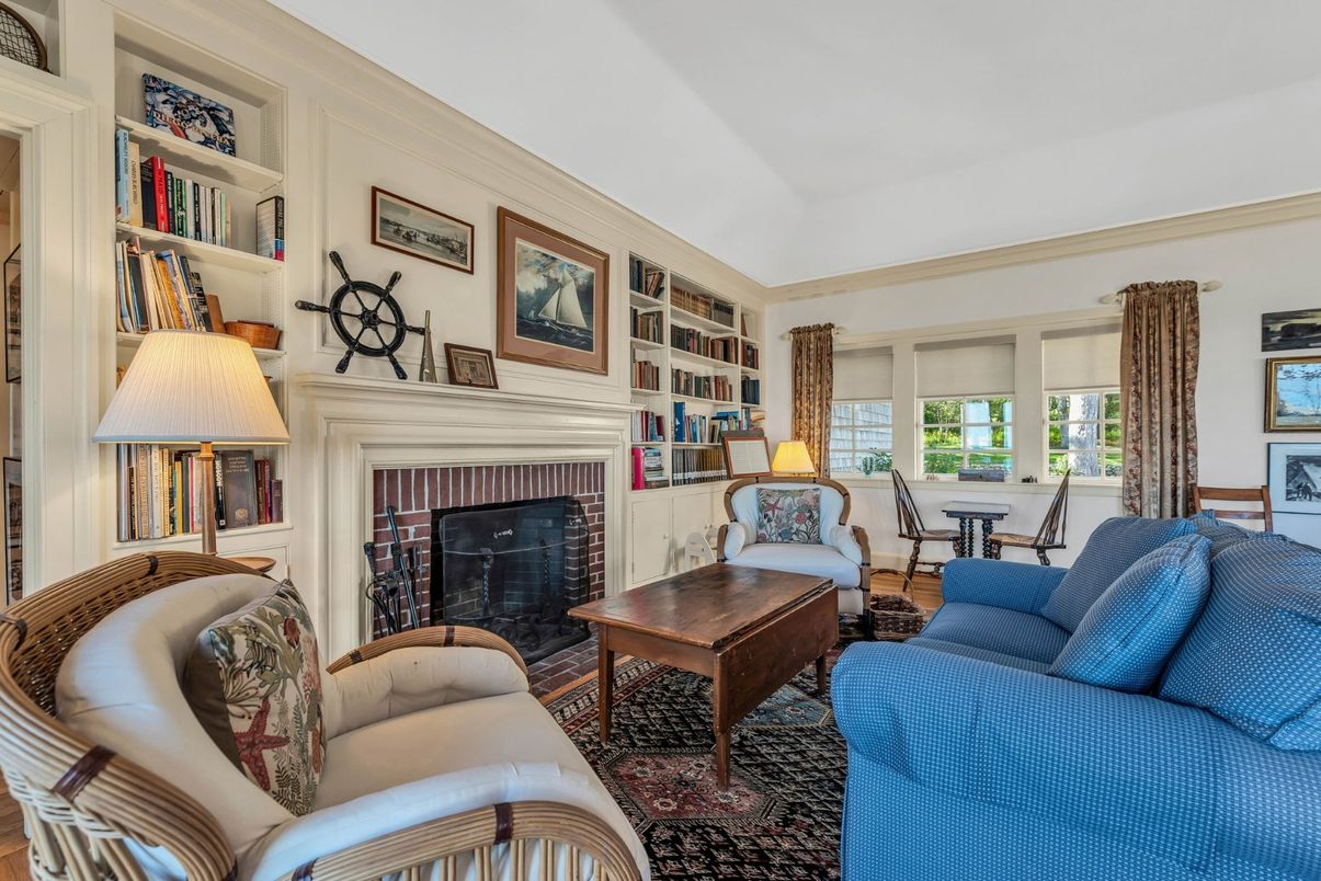 Fireplace, Interior, Living room