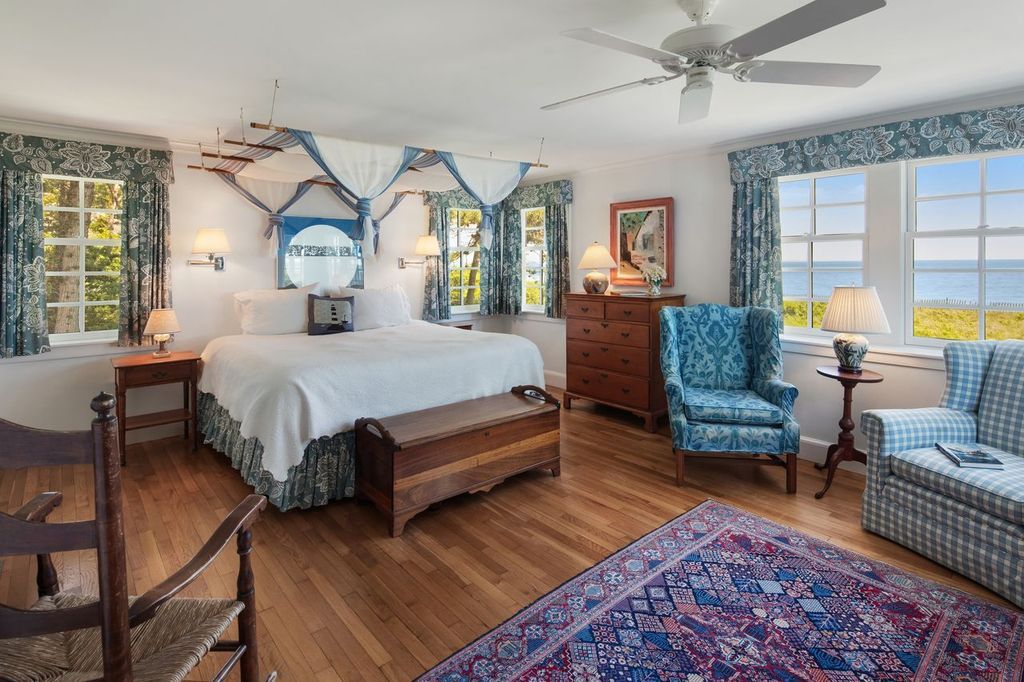 Bedroom, Interior, Water, Wood Texture Flooring