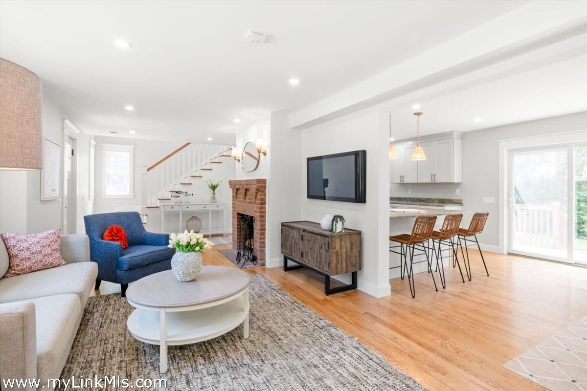 Fireplace, Interior, Living room, Pendant Lights, Recessed Lighting, Wood Texture Flooring