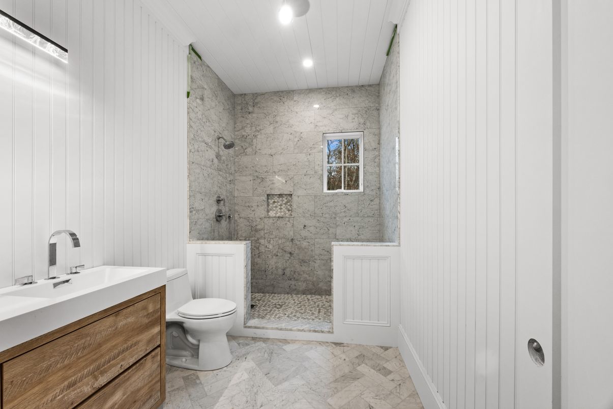 Bathroom, Interior, Recessed Lighting
