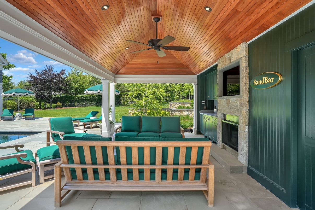 Exterior, Fireplace