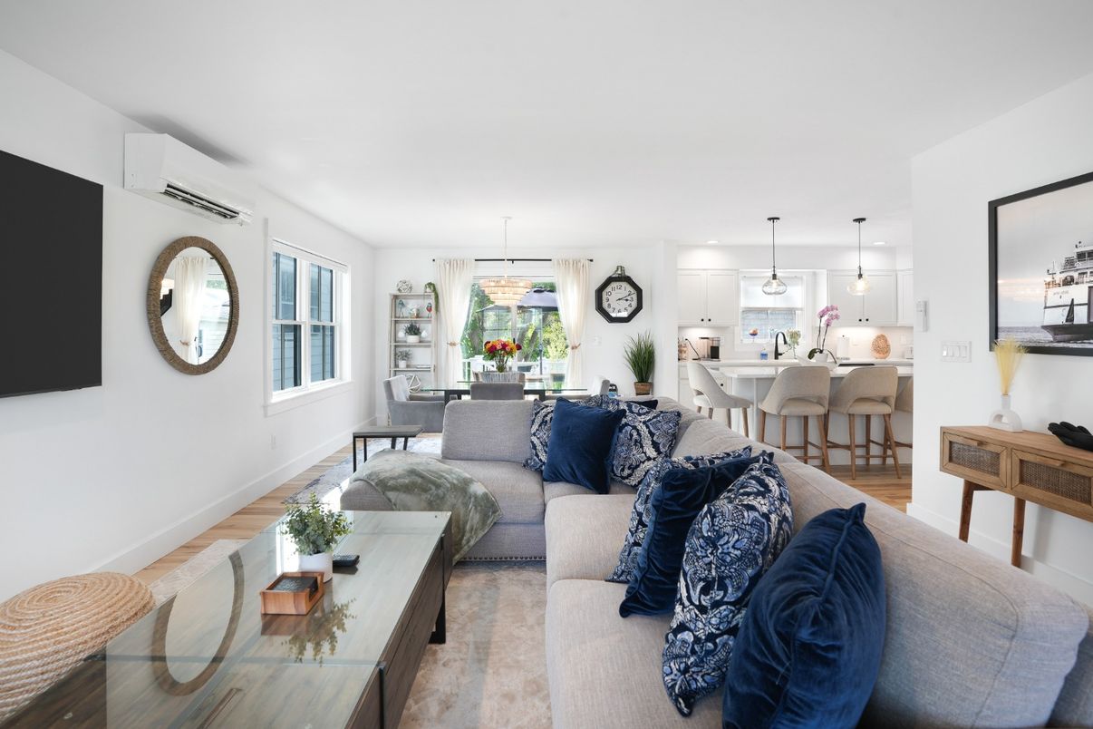 Dining room, Interior, Kitchen, Living room, Pendant Lights, Wood Texture Flooring