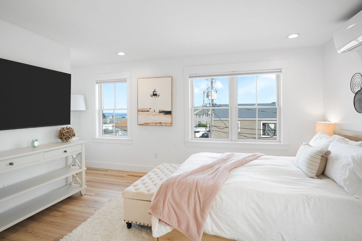 Bedroom, Interior, Recessed Lighting, Water, Wood Texture Flooring