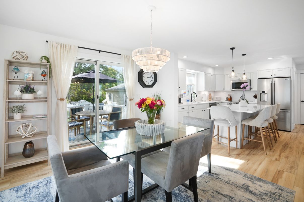 Chandelier, Dining room, Interior, Kitchen, Pendant Lights, Recessed Lighting, Stainless Steel Appliances, Wood Texture Flooring