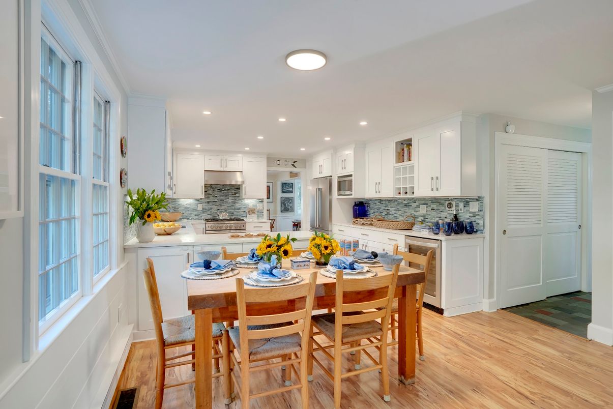 Dining room, Interior, Kitchen, Recessed Lighting, Stainless Steel Appliances, Wood Texture Flooring