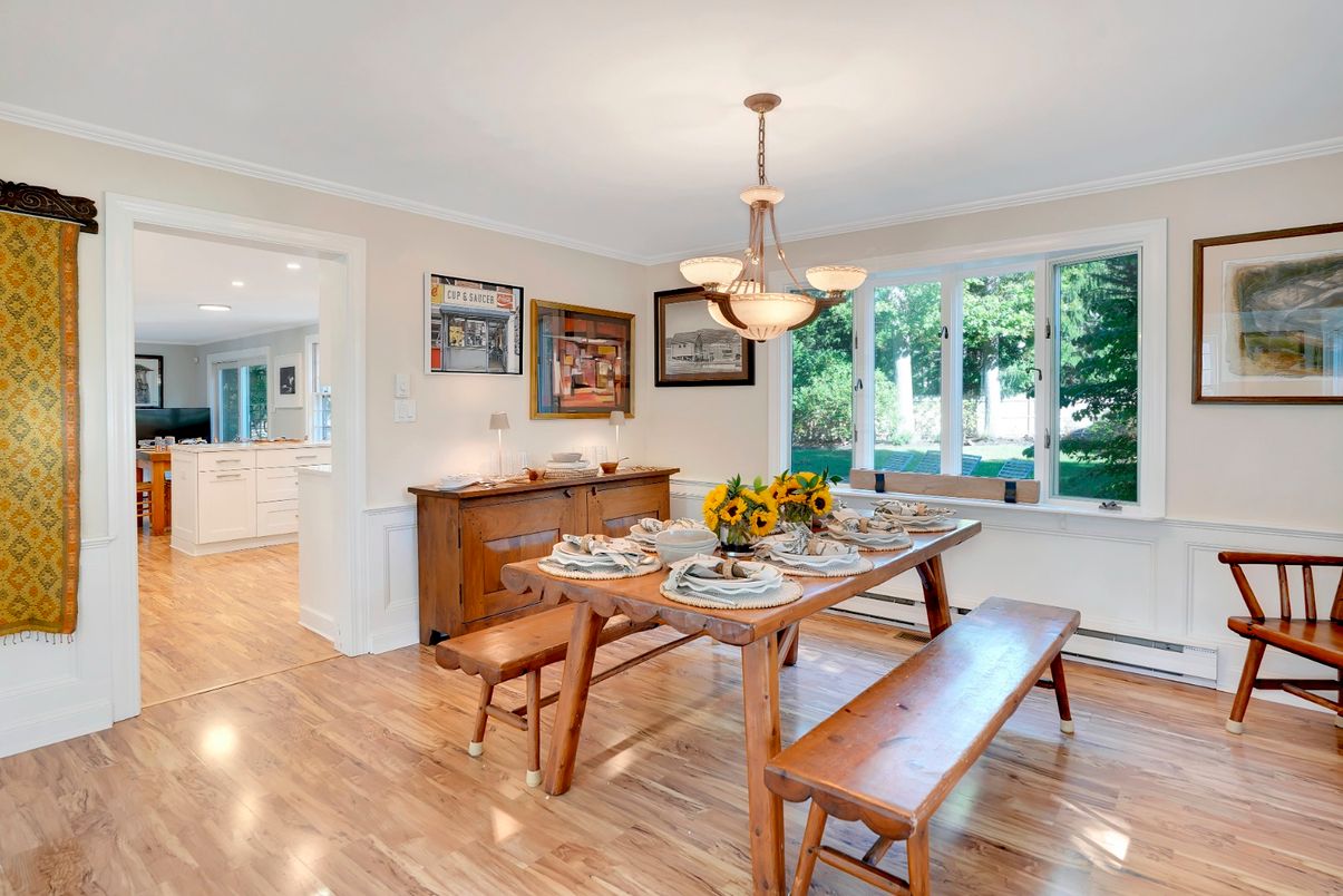 Dining room, Interior, Kitchen, Pendant Lights, Recessed Lighting, Wood Texture Flooring