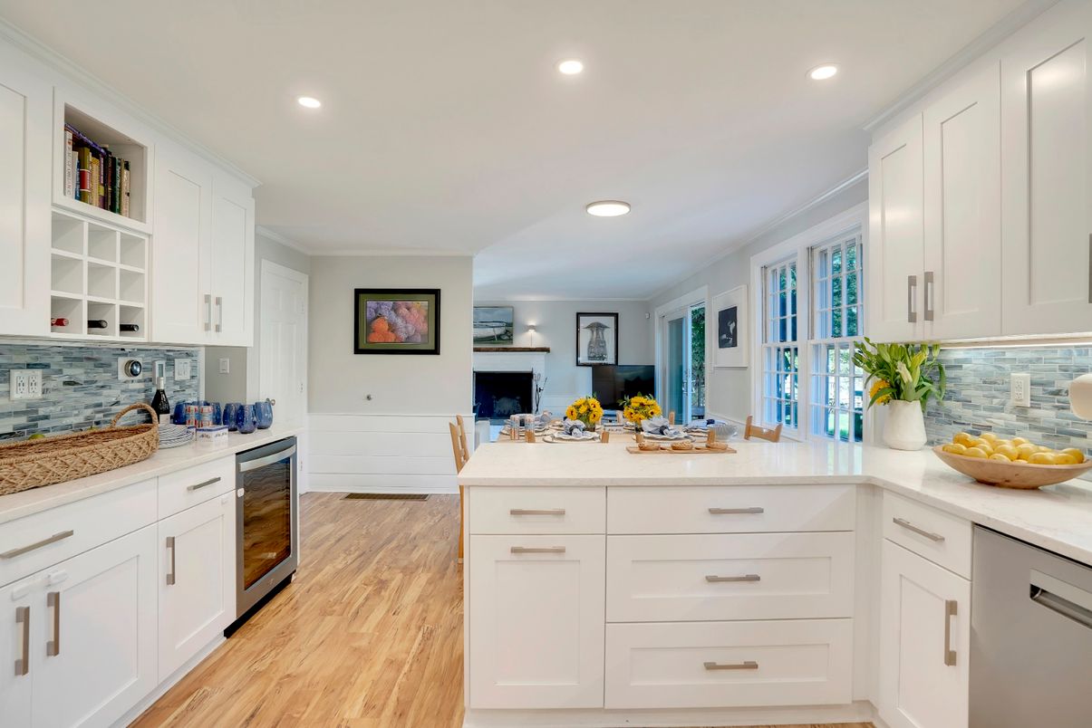 Dining room, Interior, Kitchen, Recessed Lighting, Wood Texture Flooring