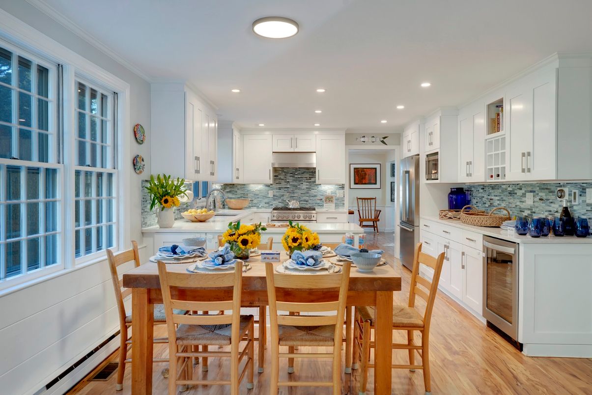 Dining room, Interior, Kitchen, Recessed Lighting, Stainless Steel Appliances, Wood Texture Flooring