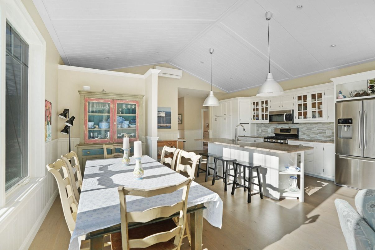 Dining room, Interior, Kitchen, Pendant Lights, Recessed Lighting, Stainless Steel Appliances, Wood Texture Flooring