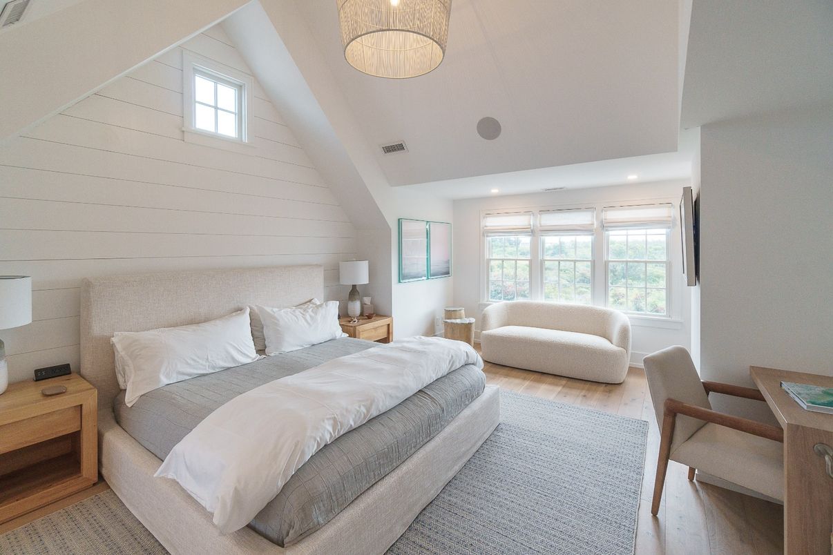 Bedroom, Interior, Pendant Lights, Recessed Lighting, Wood Texture Flooring