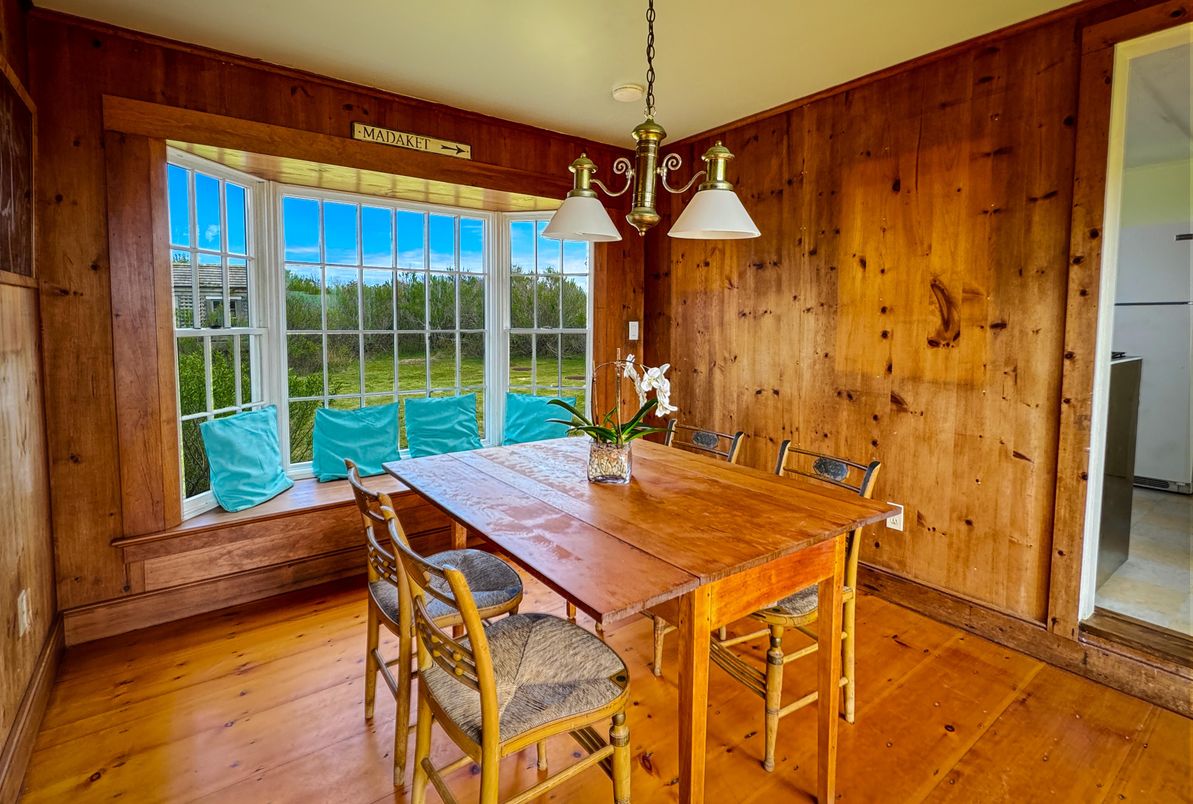 Chandelier, Dining room, Interior, Wood Texture Flooring, Wooden Walls