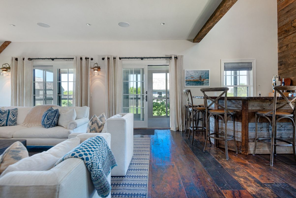 Interior, Living room, Recessed Lighting, Wooden Beams, Wood Texture Flooring