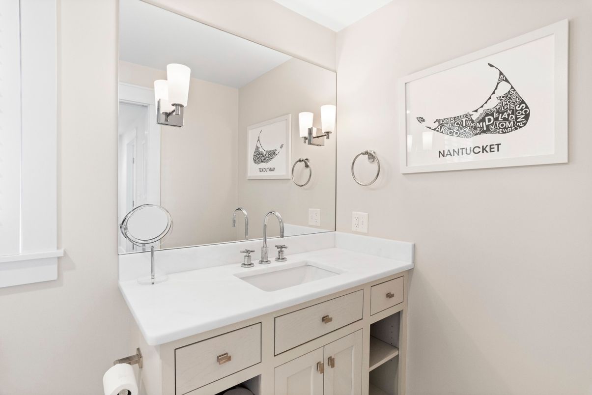 Bathroom, Dual Sink Vanities, Interior