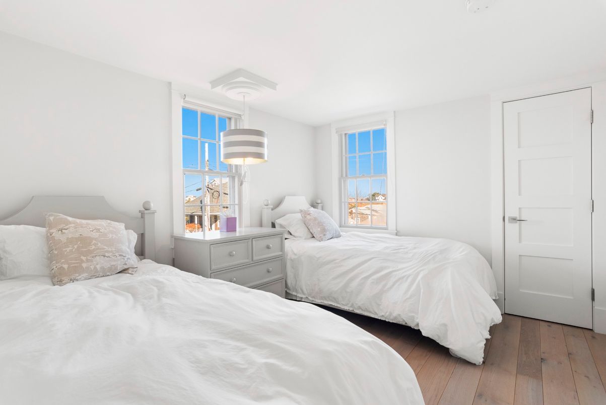 Bedroom, Interior, Pendant Lights, Wood Texture Flooring
