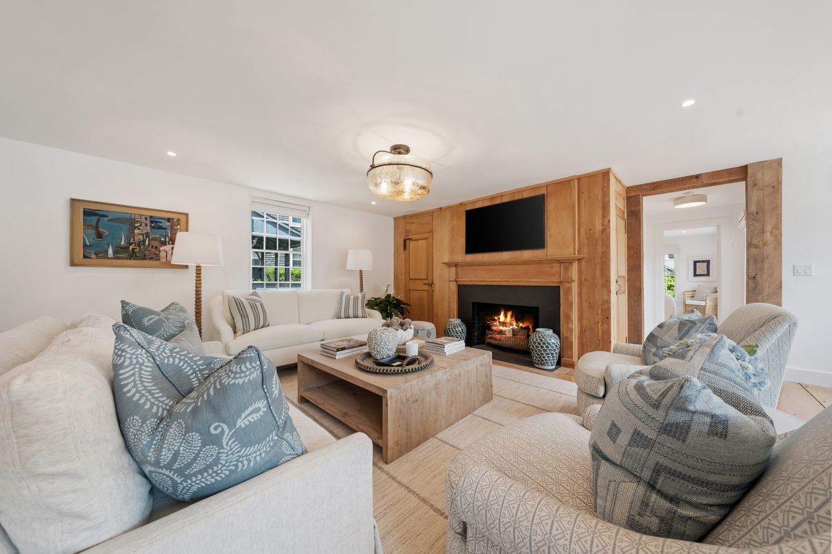 Fireplace, Interior, Living room, Recessed Lighting