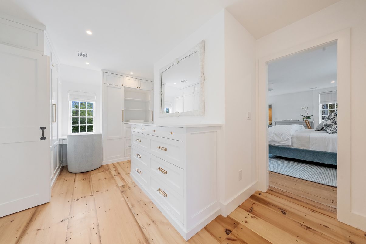 Bedroom, Interior, Recessed Lighting, Walk-in Closets, Wood Texture Flooring