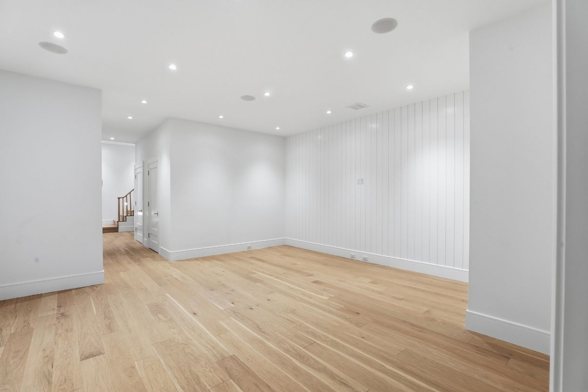 Empty room, Interior, Recessed Lighting, Wood Texture Flooring