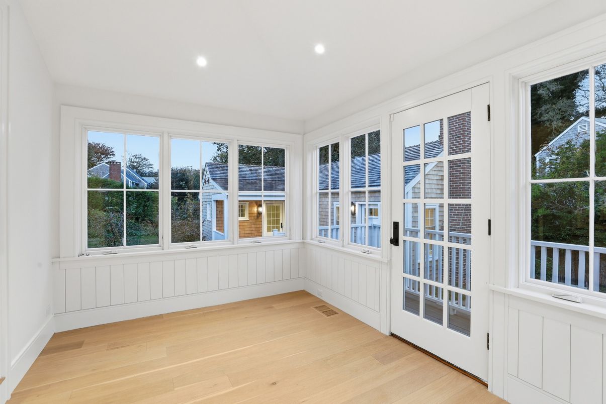 Empty room, Interior, Recessed Lighting, Sun Room, Wood Texture Flooring