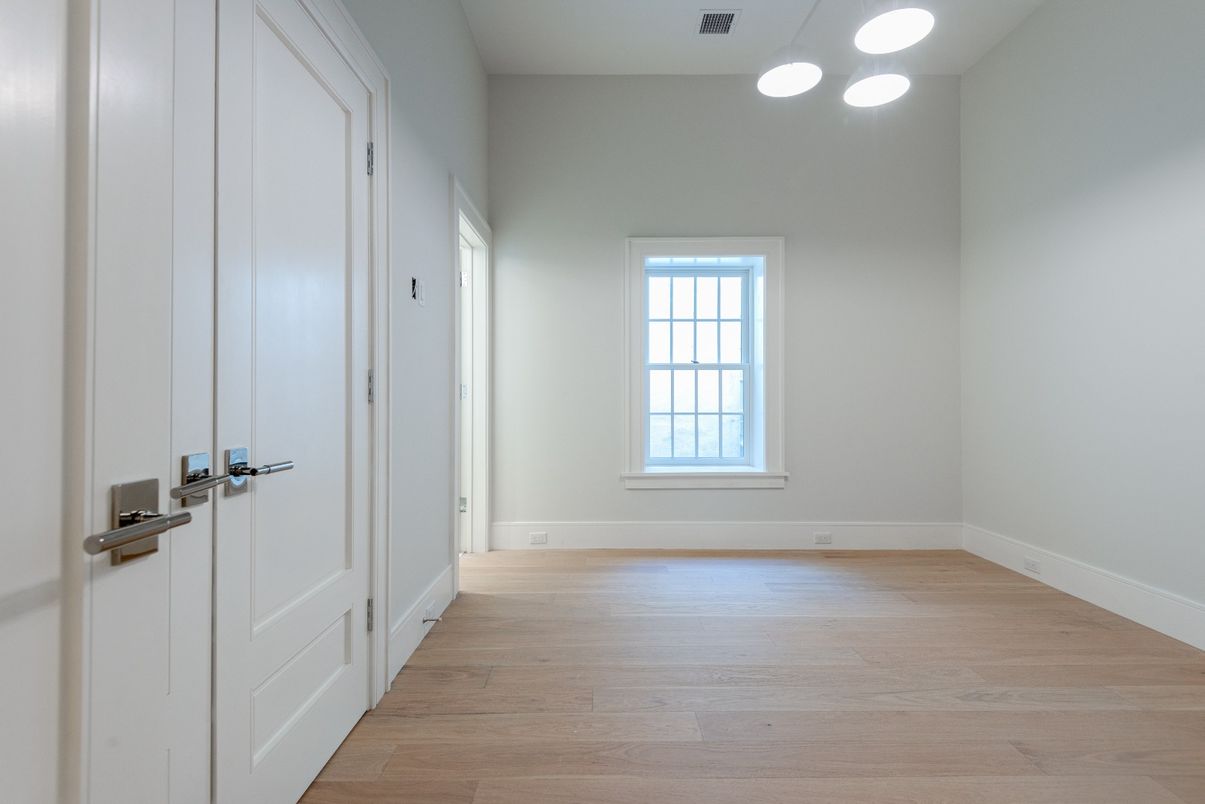 Empty room, Interior, Pendant Lights, Wood Texture Flooring