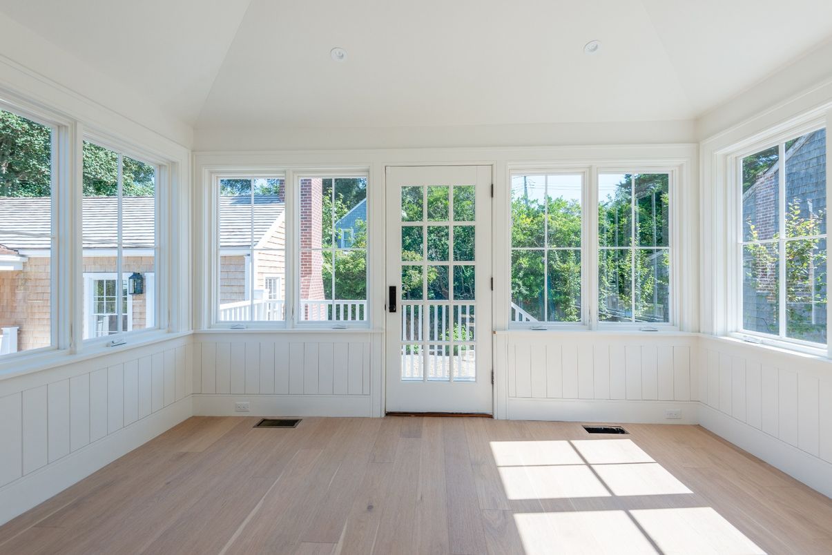 Empty room, Interior, Recessed Lighting, Sun Room, Wood Texture Flooring