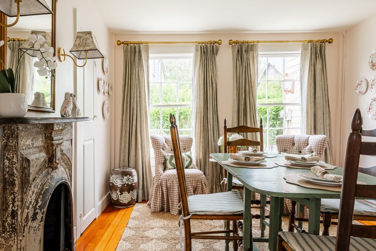 Dining room, Fireplace, Interior, Wood Texture Flooring