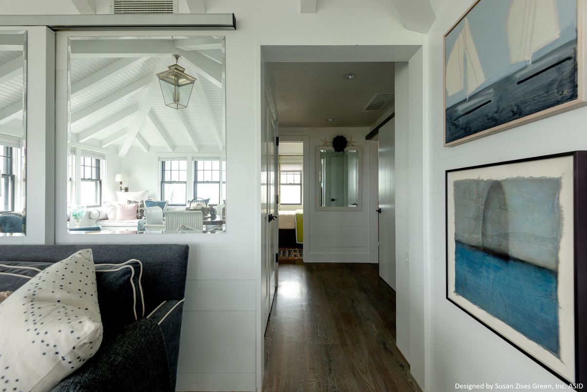 Interior, Pendant Lights, Wood Texture Flooring