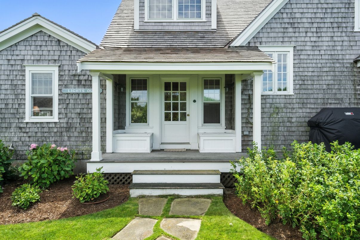 Exterior, Facade, Queen Anne Victorian