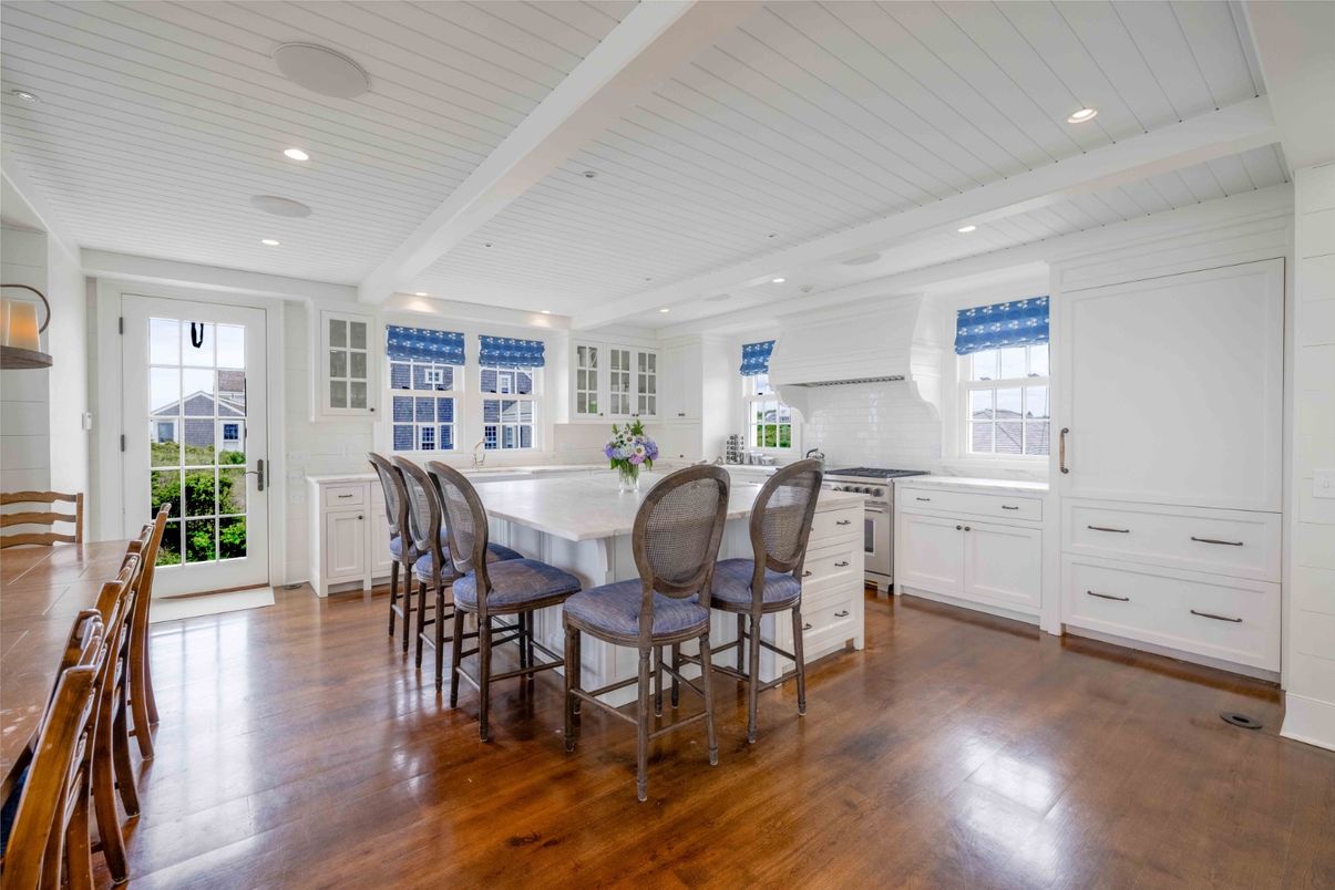 Dining room, Interior, Kitchen, Recessed Lighting, Wood Texture Flooring