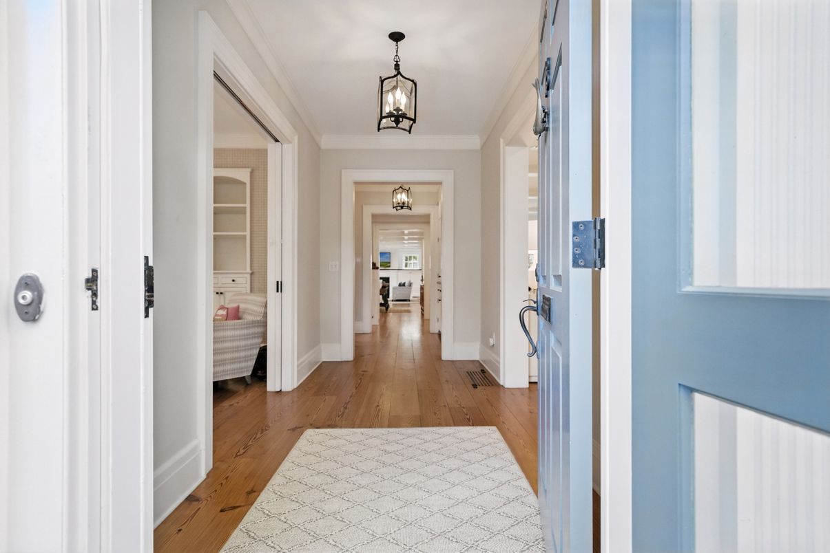 Interior, Pendant Lights, Wood Texture Flooring