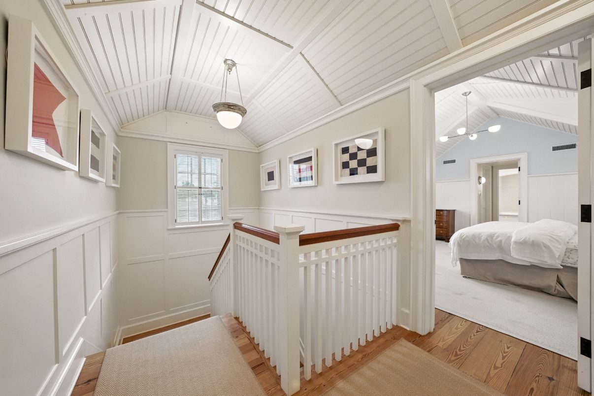 Bedroom, Interior, Pendant Lights, Wood Texture Flooring