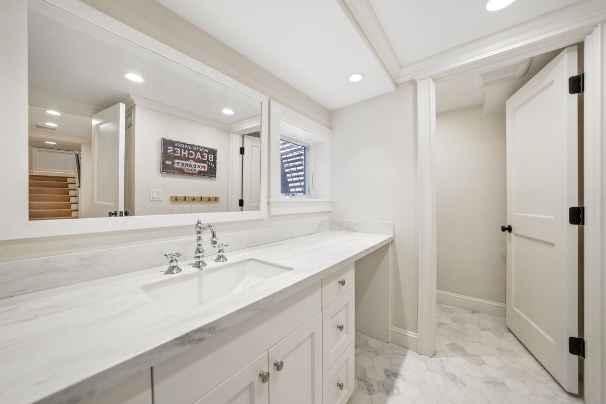 Bathroom, Interior, Marble, Recessed Lighting