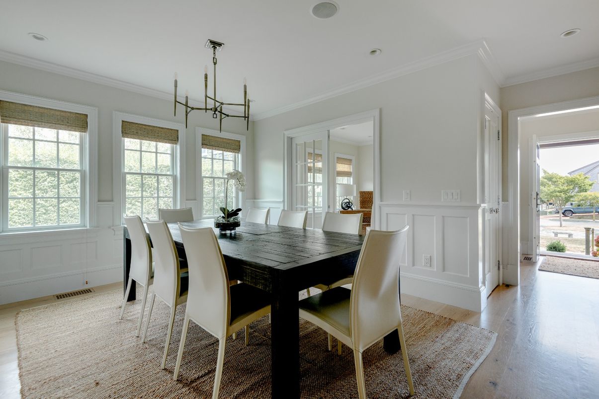 Chandelier, Dining room, Interior, Recessed Lighting, Wood Texture Flooring