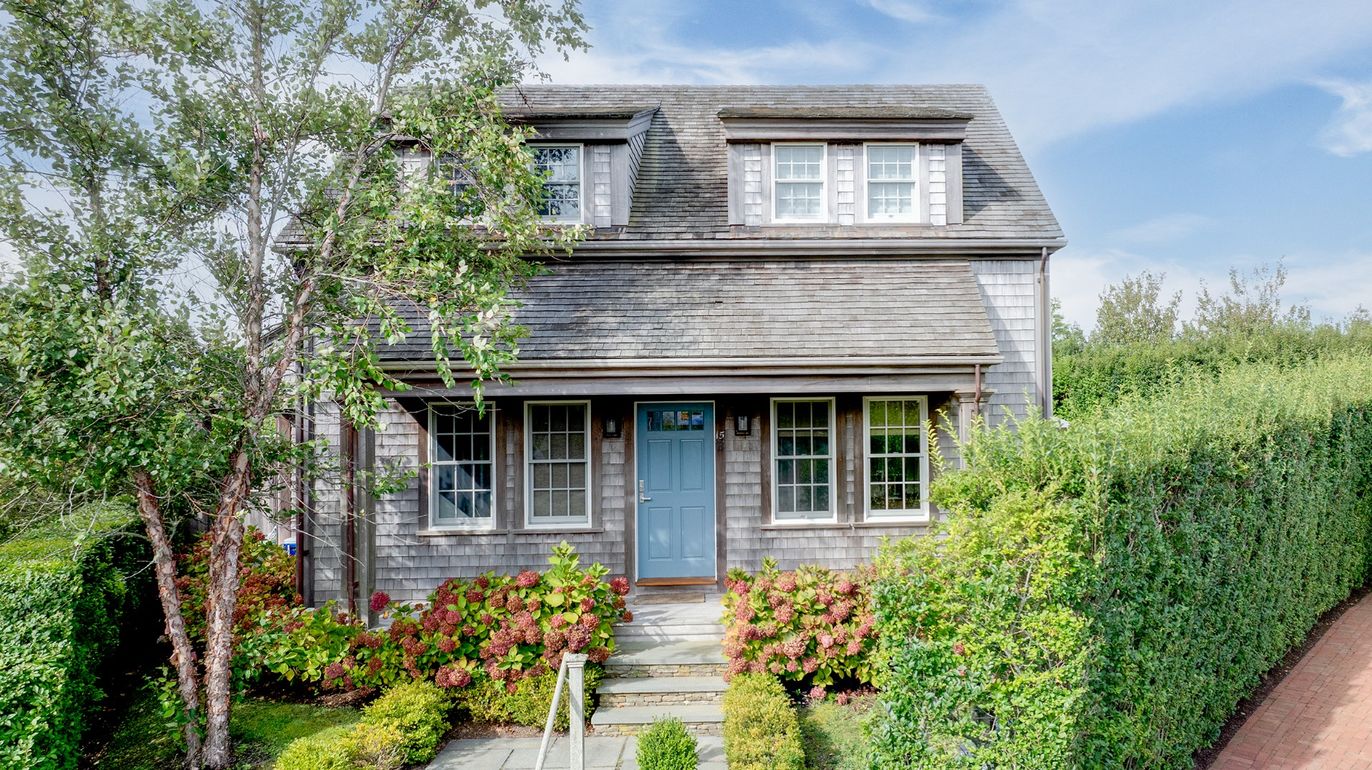 Exterior, Facade, Cape Cod