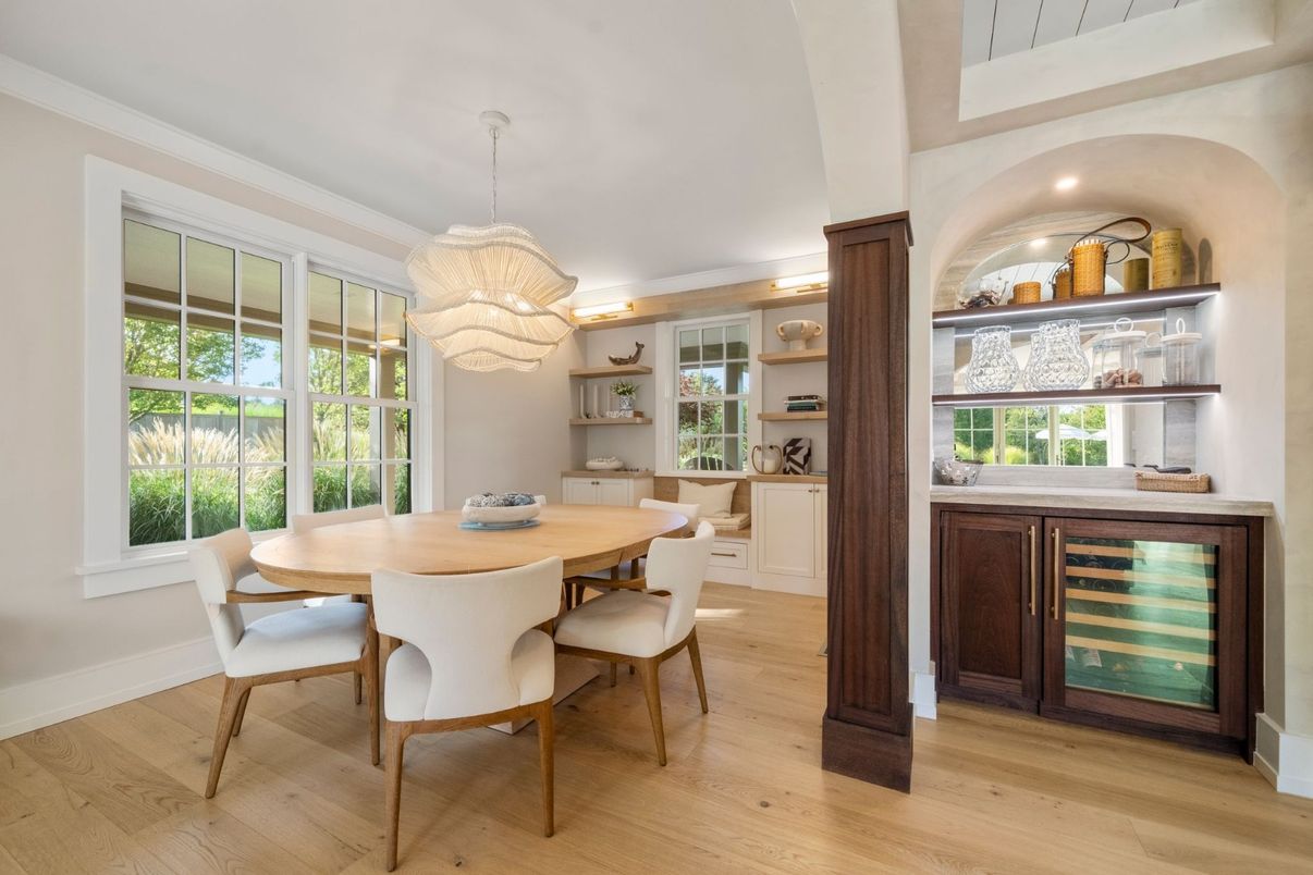 Chandelier, Dining room, Interior, Recessed Lighting, Wood Texture Flooring