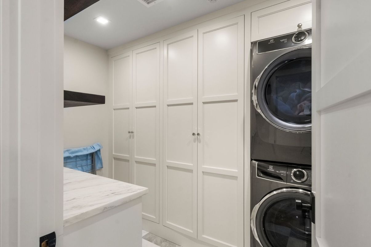 Interior, Recessed Lighting, Utility Closets, Washer