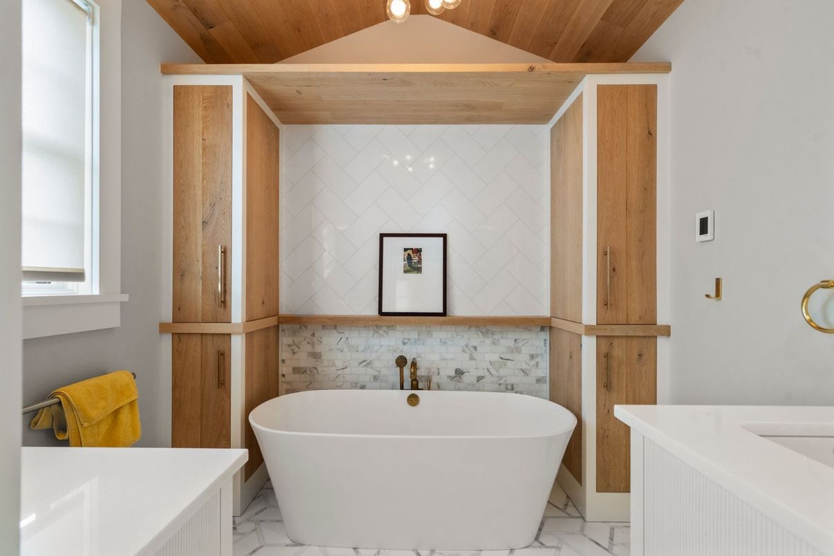 Bathroom, Free Standing Baths, Interior, Marble, Wooden Ceilings