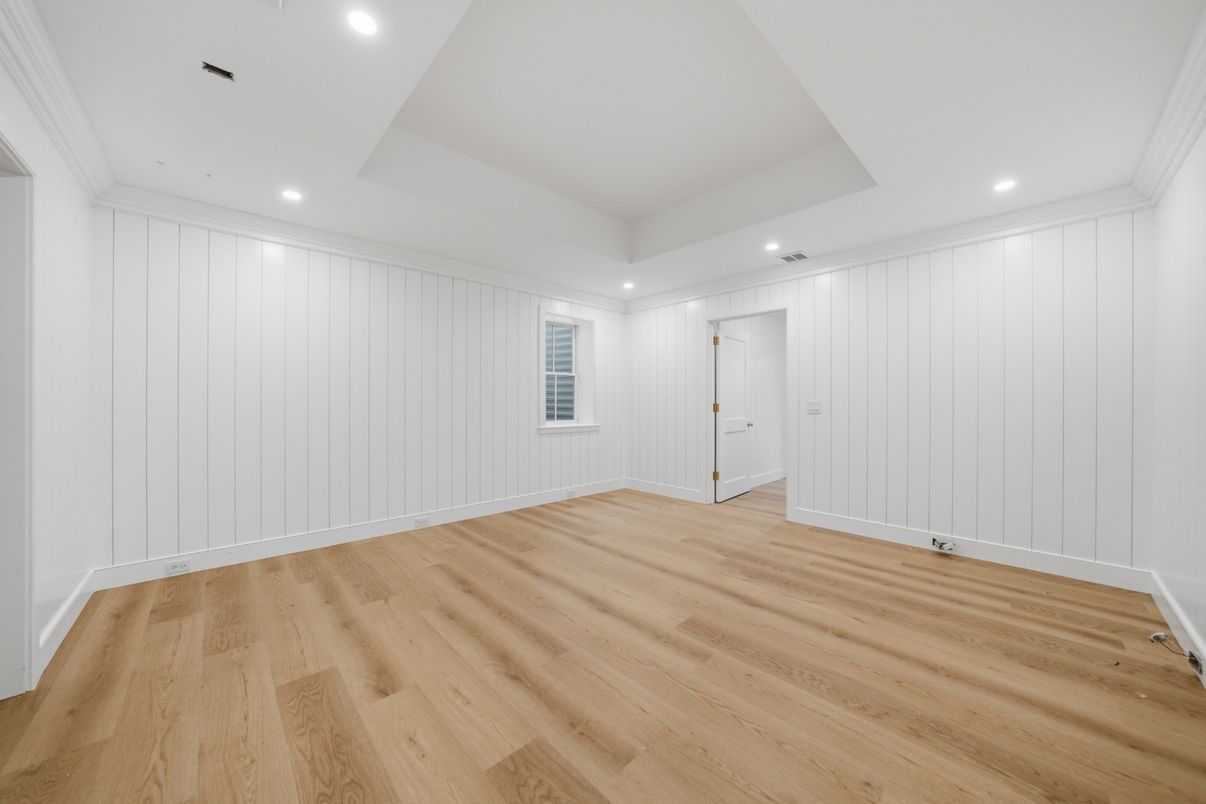 Empty room, Interior, Recessed Lighting, Wood Texture Flooring