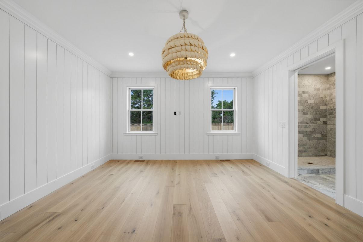 Chandelier, Empty room, Interior, Recessed Lighting, Wood Texture Flooring