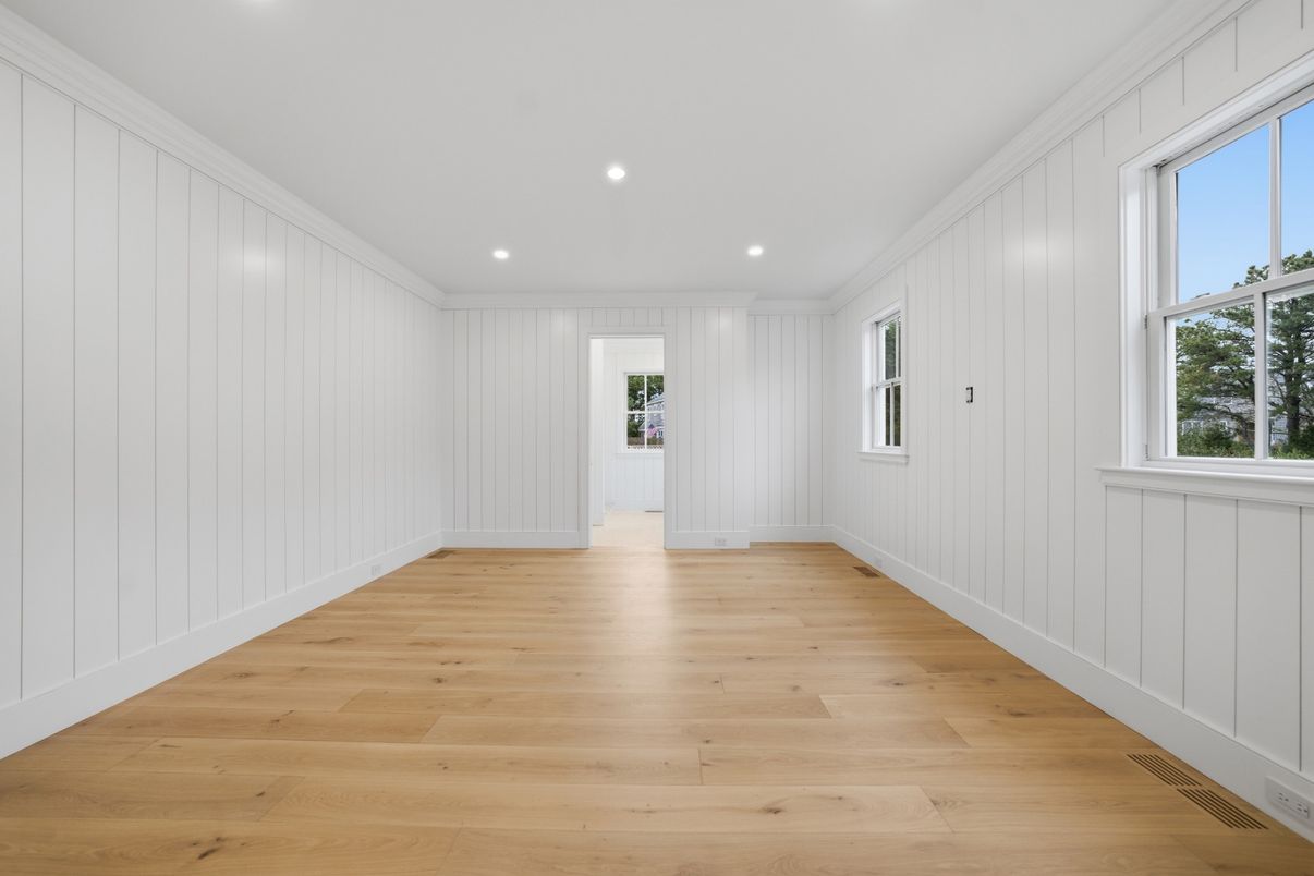 Empty room, Interior, Recessed Lighting, Wood Texture Flooring