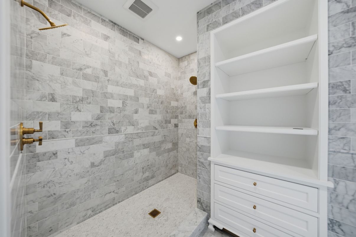 Bathroom, Interior, Recessed Lighting
