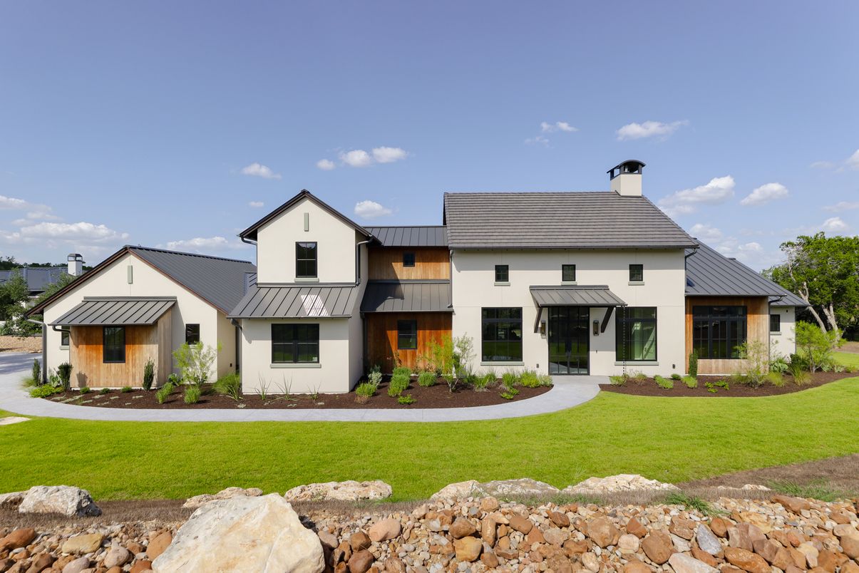 Backyard, Exterior, Facade, Farmhouse