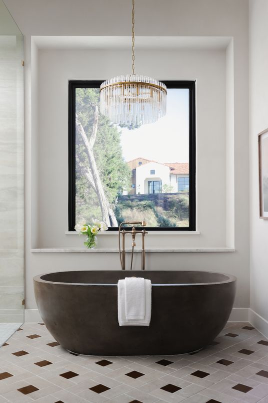 Bathroom, Chandelier, Free Standing Baths, Interior