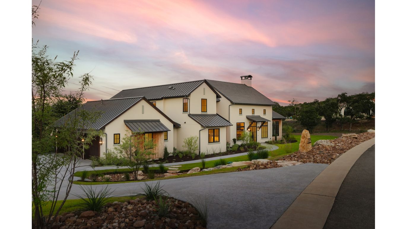 Backyard, Exterior, Facade, French Provincial