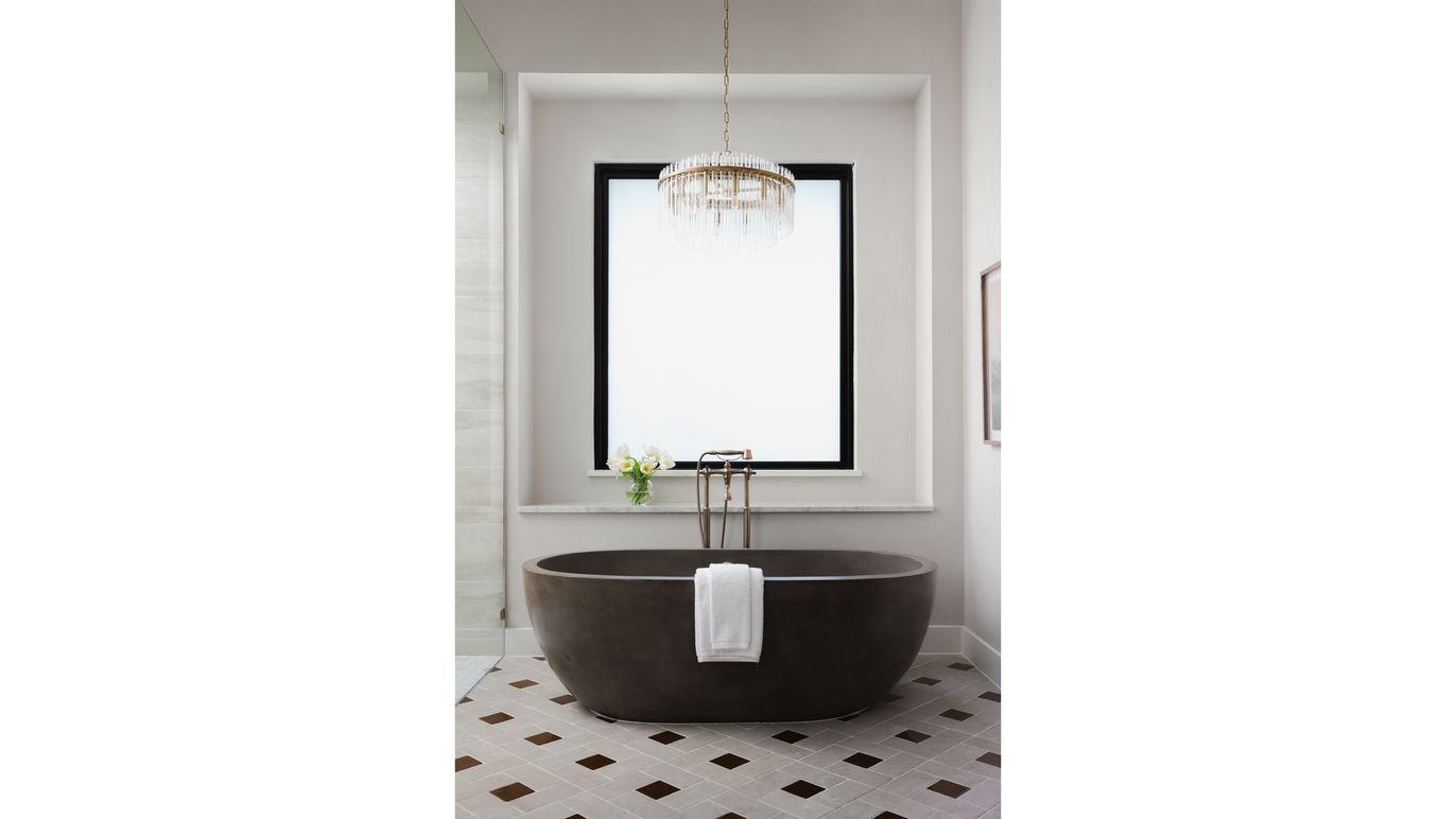 Bathroom, Free Standing Baths, Interior, Pendant Lights
