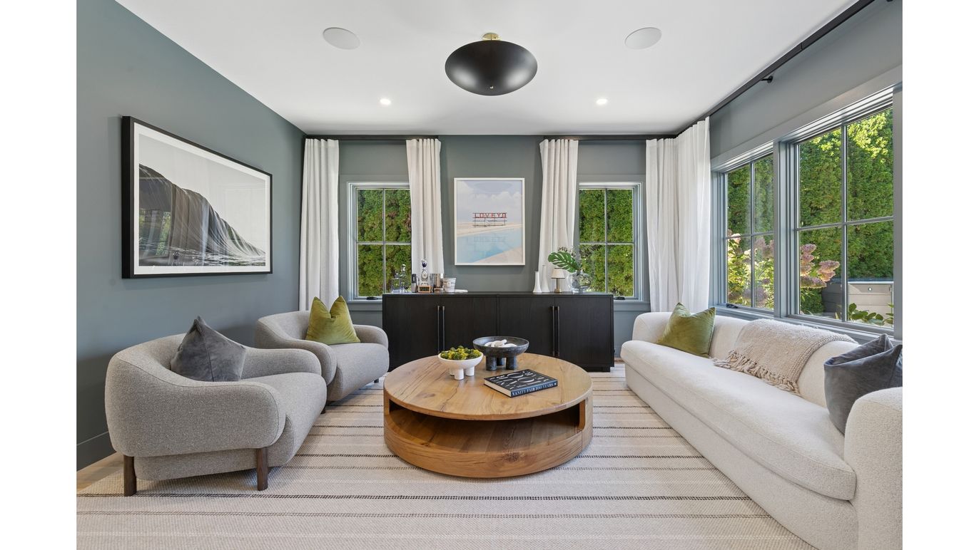 Interior, Living room, Recessed Lighting, Wood Texture Flooring