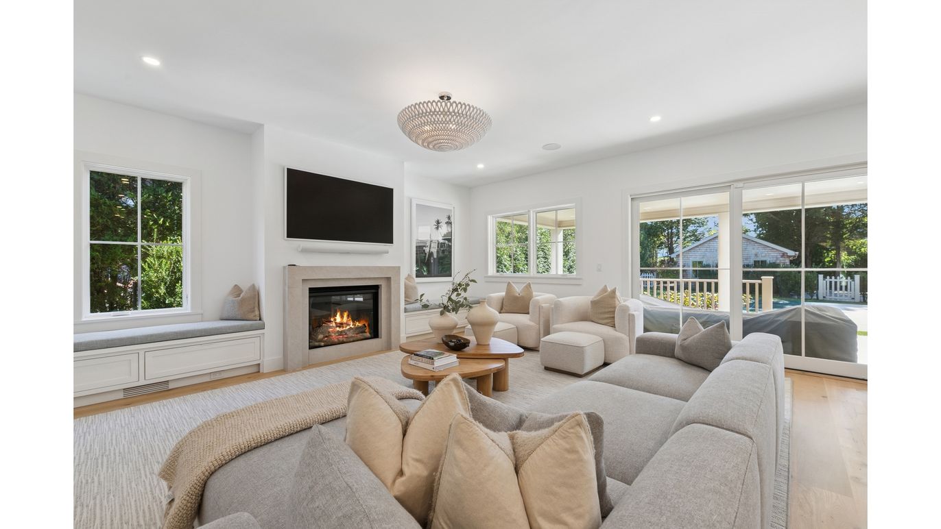 Chandelier, Fireplace, Interior, Living room, Recessed Lighting, Wood Texture Flooring