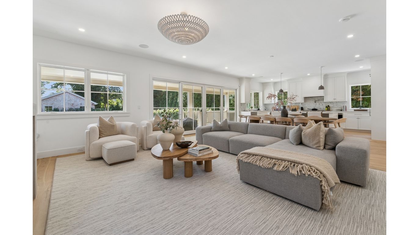 Dining room, Interior, Kitchen, Living room, Pendant Lights, Recessed Lighting, Wood Texture Flooring