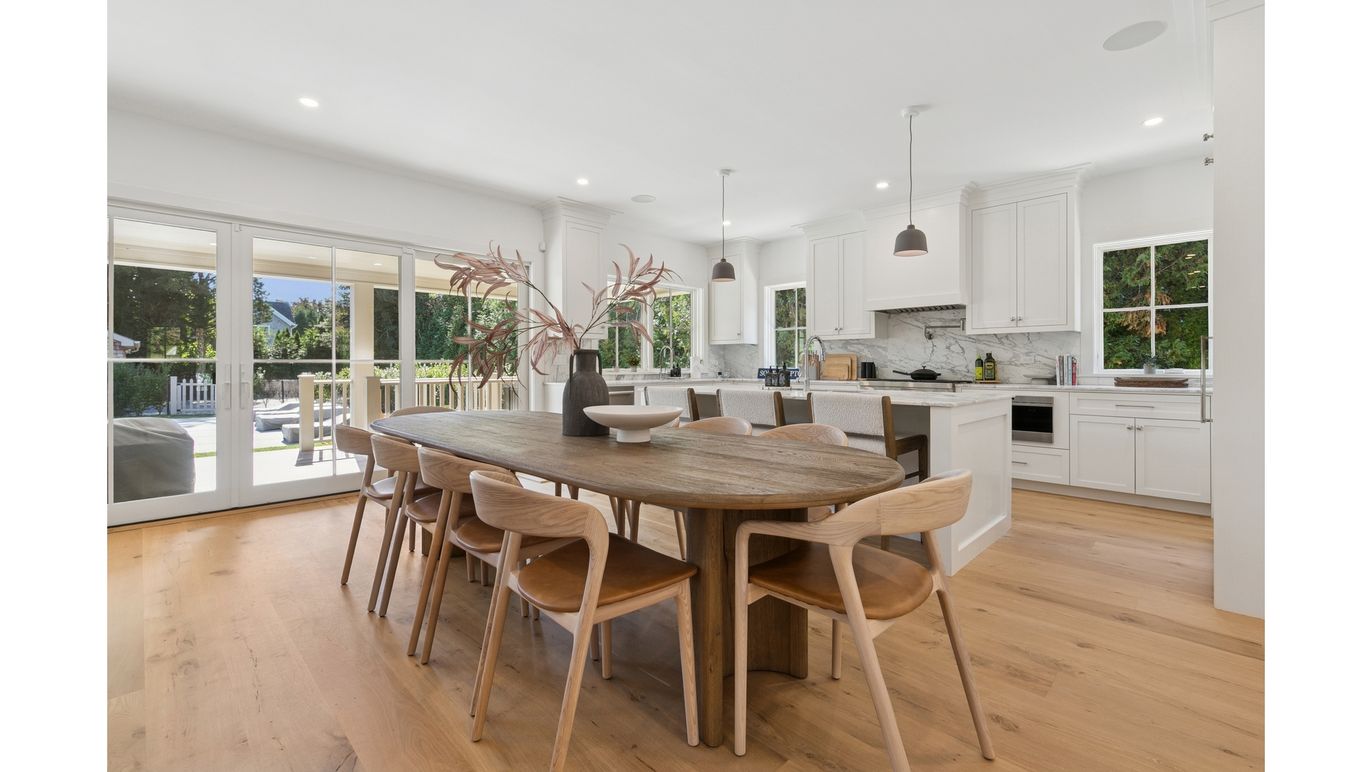 Dining room, Interior, Kitchen, Pendant Lights, Recessed Lighting, Wood Texture Flooring
